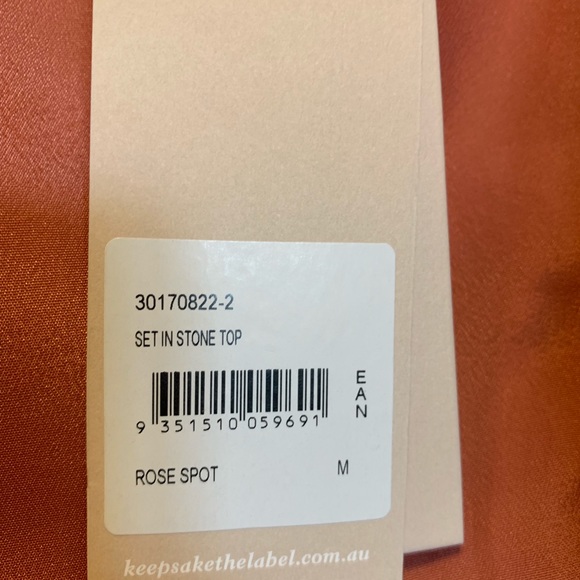 Keepsake Medium Set in Stone top w/Ruffles - Picture 5 of 8